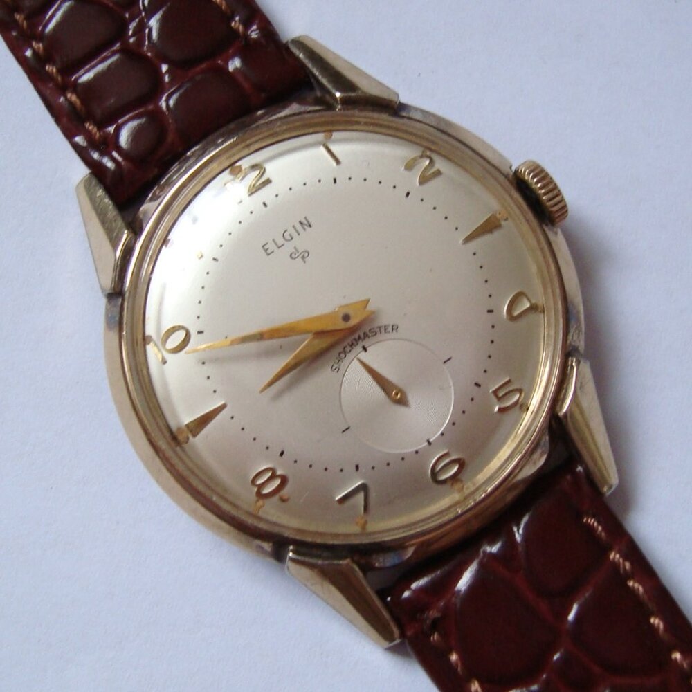VINTAGE WIND UP ELGIN,RUN GREAT